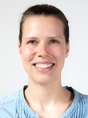 Eva Rühl ist Homöopathin, Physiotherapeutin und Yoga-Lehrerin in der Praxis biomedi in Oberursel